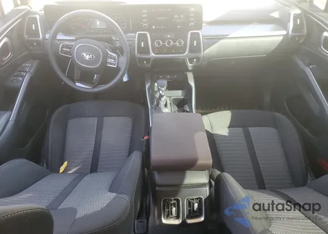 2021 Kia Sorento Lx z USA, uszkodzony, nr VIN 5XYRG4LC8MG073066